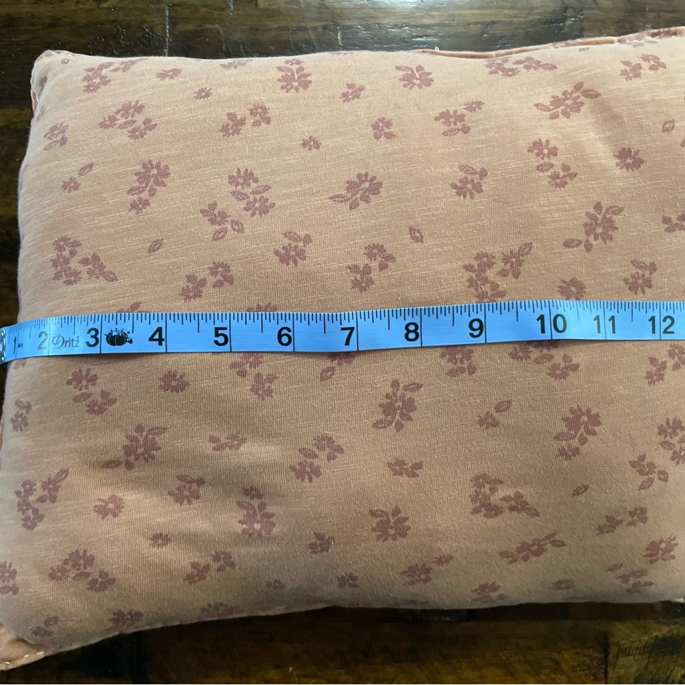 Floral Patterned Pillowcase - Picture 3 of 4